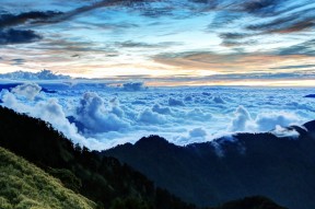 开云体育app在线-五大联赛是否因数据透明化降低比赛战术不确定性，五大联赛形势