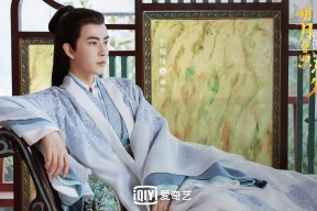 开运体育电脑版-三前锋阵型牵制对方后场出球，433三前锋