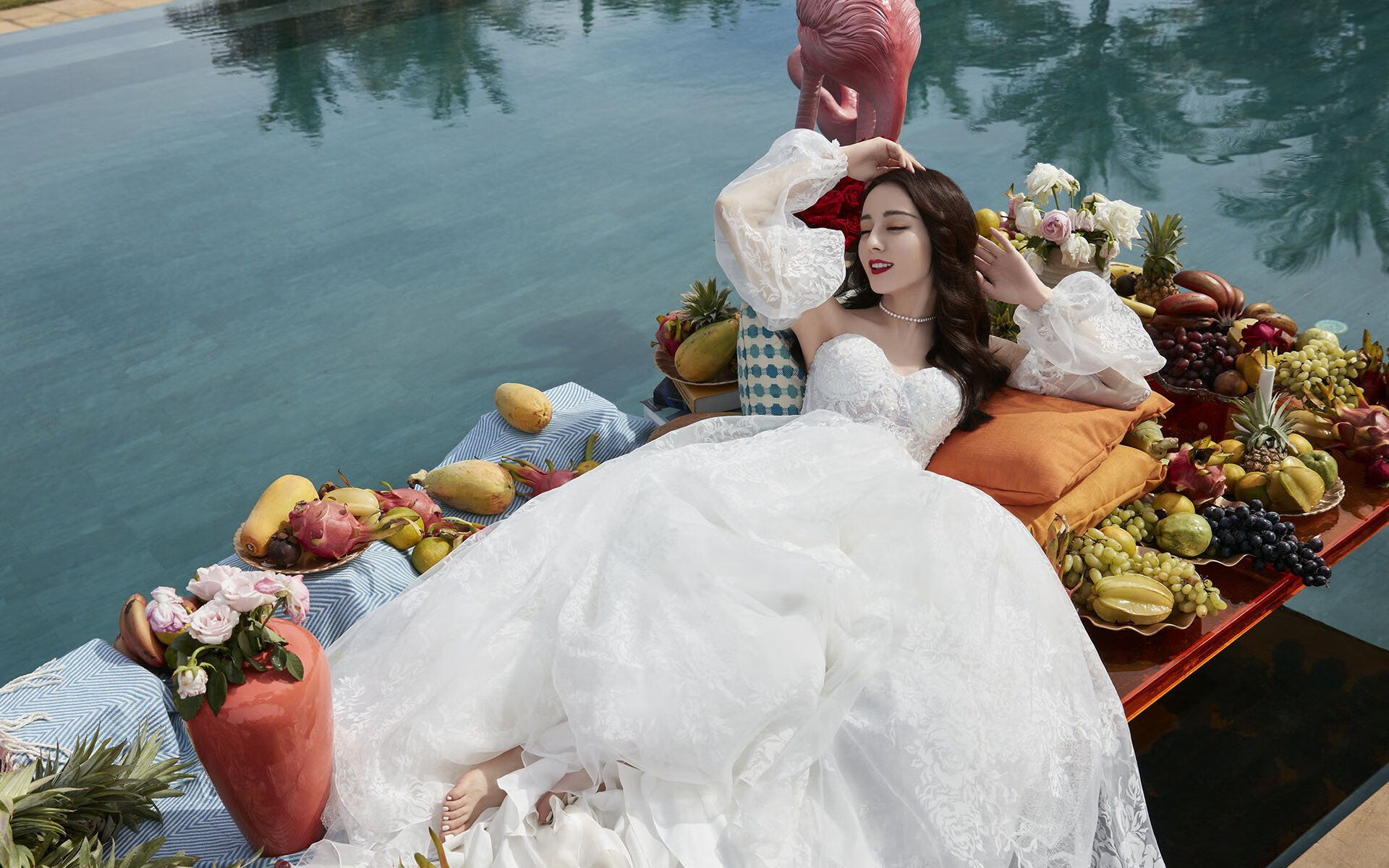 以足球为题材的艺术展览在全国巡展,弘扬体育精神和地方文化,以足球为主题的作品