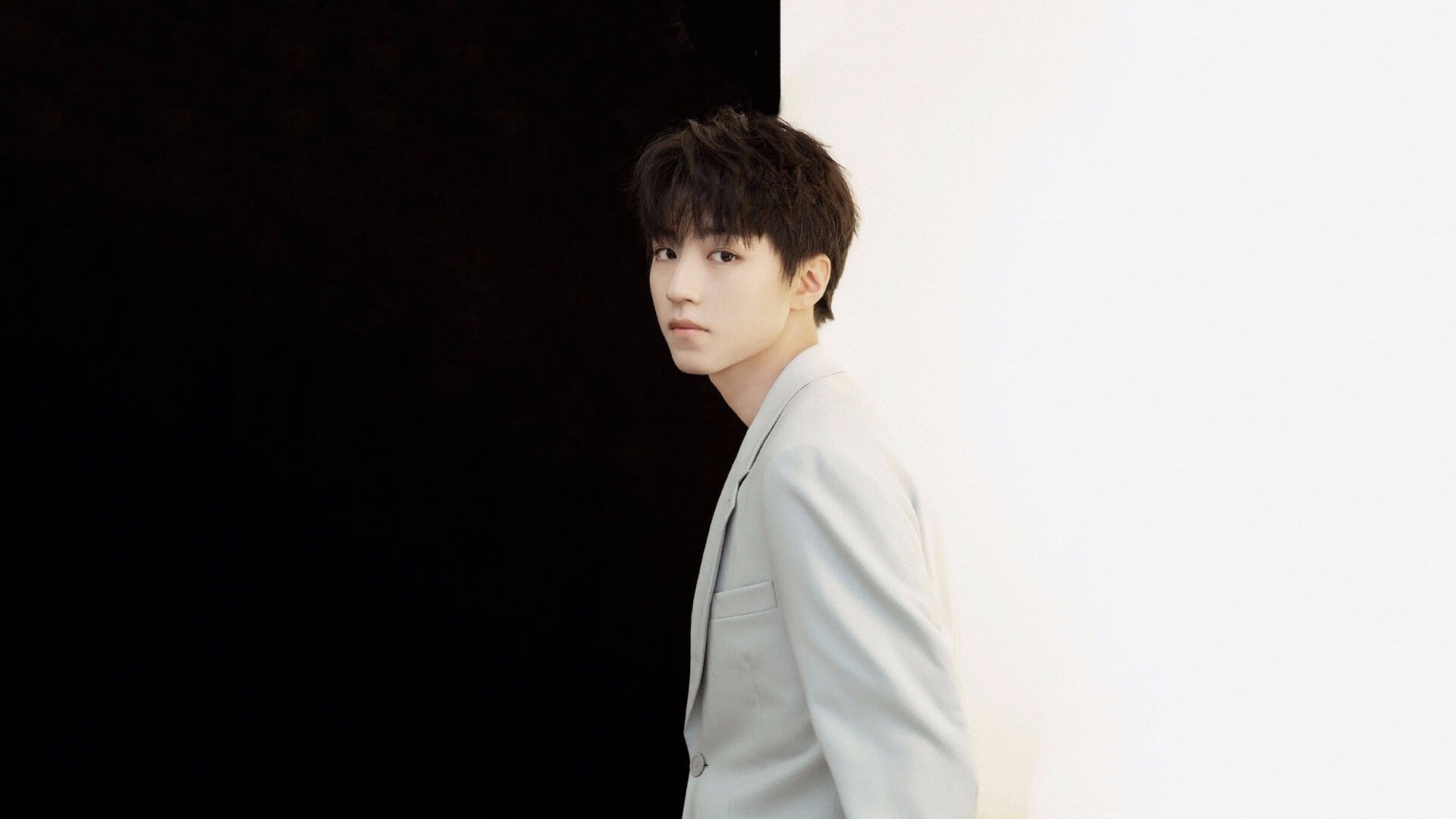 替补轮换合理，比赛强度分布科学，轮换和替补